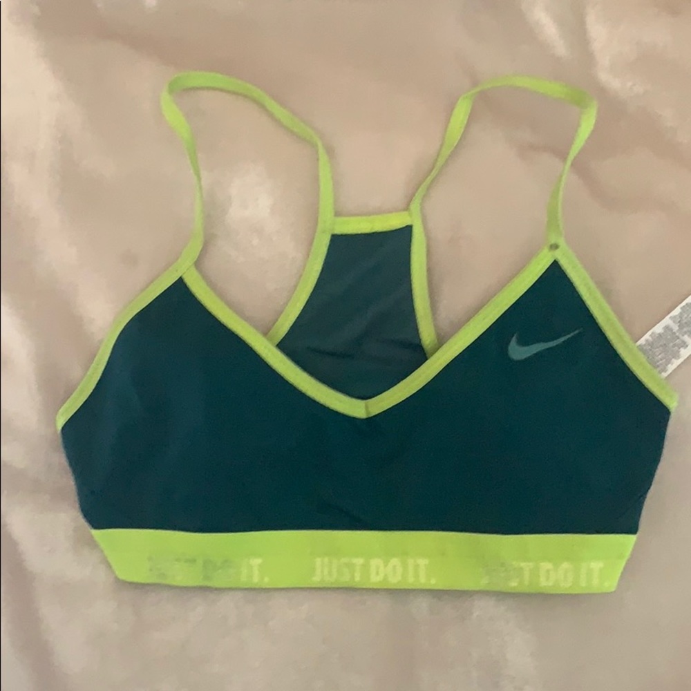 NIKE SPORTS BRA SIZE XS